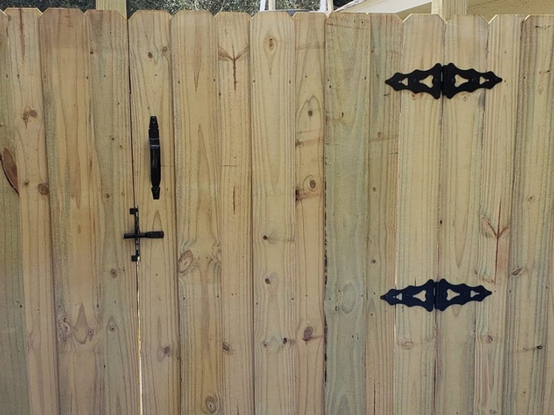 wood fence Silver Springs Shores Florida